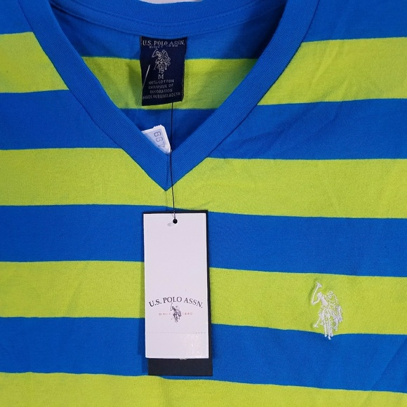 US POLO ASSOC. V-Neck Shirt Medium - Picture 2 of 4